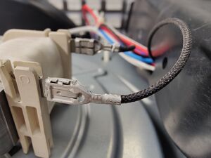 Instant Omni Pro Locking Spade Connector Front.jpg