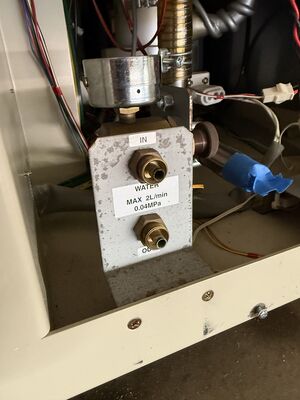 JEOL JSM-6060 Chiller hookup ports.jpg