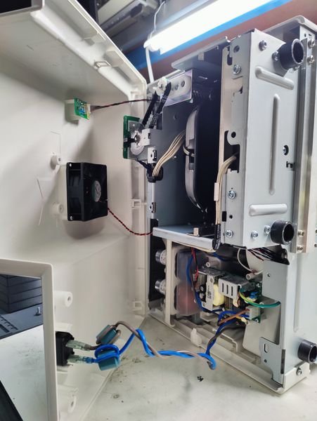 File:Roti rotimatic under rear cover.jpg