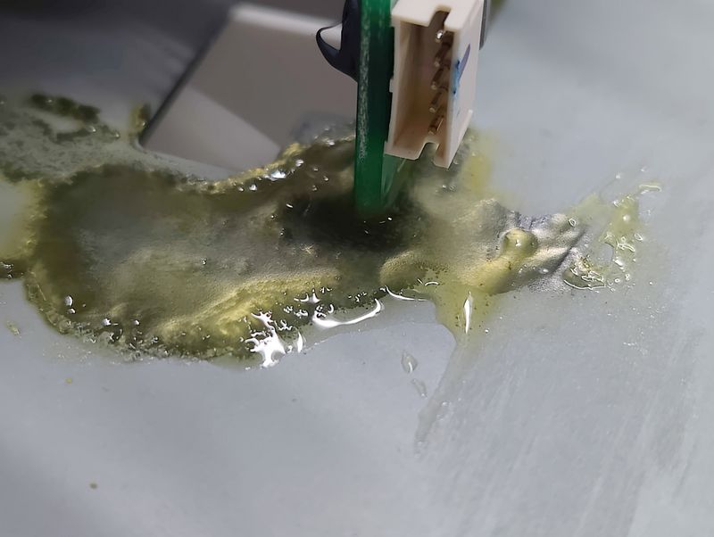 Roti rotimatic oil damage under load cell PCB .jpg